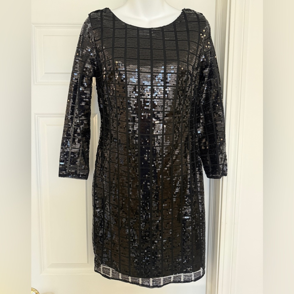 NWT Molly Bracken Black Grid Sequin 3/4 Sleeve , V-Neck Back Dress, Size Small - Picture 3 of 10